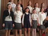 Вокальный ансамбль МБОУ ОШ 18 "Поющие колокольчики" поздравили своих  любимых учителей с  8 марта!